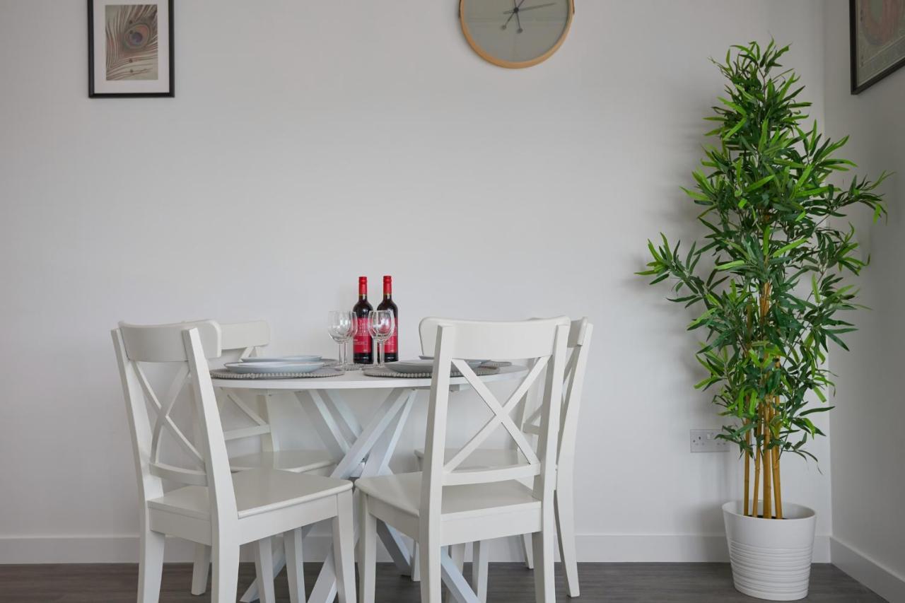 Morden Lovely 3Bedroom Apartment London Abbey Wood Exterior photo